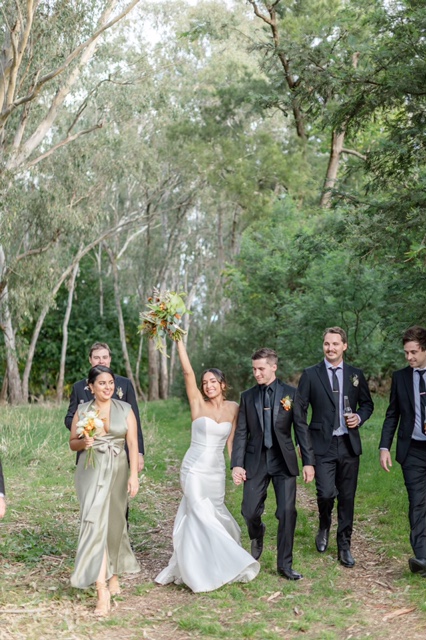 Bridal party, bride with dress with sleeves removed